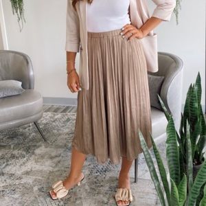 Mauve midi skirt!